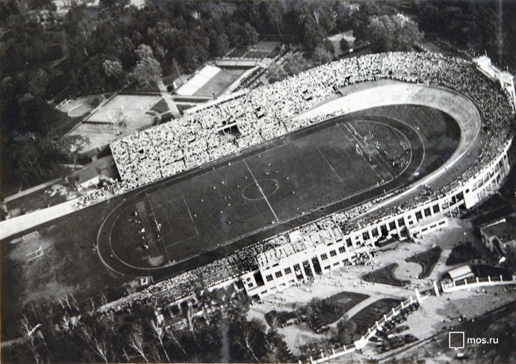 Вид сверху на стадион «Динамо». Автор неизвестен. 1930-е годы 