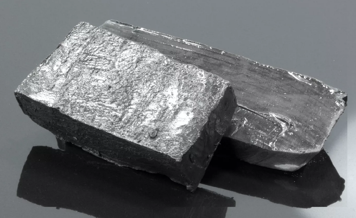  Литий — серебристо-белый металл. 