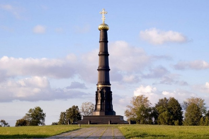  Памятник в честь победы на Куликовом поле по проекту А.П. Брюллова (Фото: liveinternet.ru) 