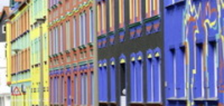 Цветные фасады Таута на улице Отто-Рихтер-Штрассе в Магдебурге (1921)