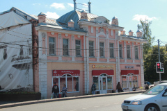 Аптека, дом купца Орлова (Советская площадь) (Фото из архива В.Кузьмина, сентябрь, 2022)