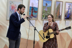 Открытие выставки клинских художников и скульпторов «Мир художников»  в Выставочном зале имени Ю.В. Карапаева (фото В.Кузьмин, апрель, 2022)