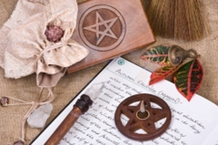 Ритуальные предметы Мабона (Фото: Nic Neish, Shutterstock)