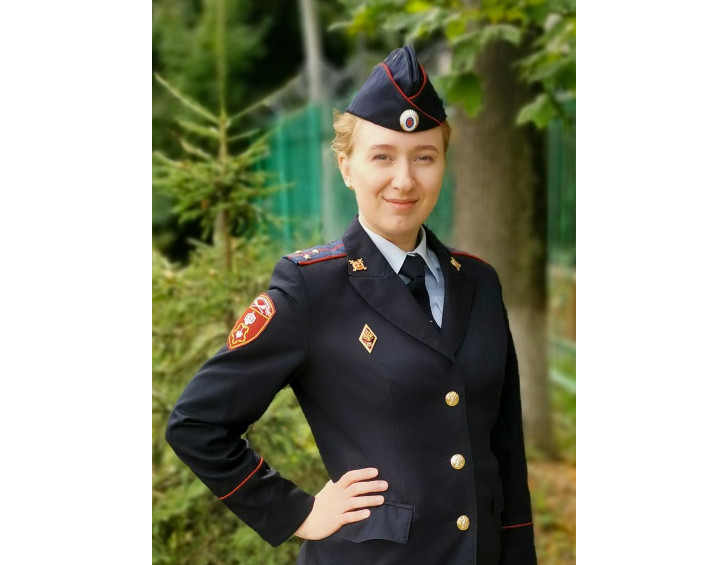 Женская форма лейтенанта. Лейтенант полиции женская форма. Женская форма полиции Росгвардии.