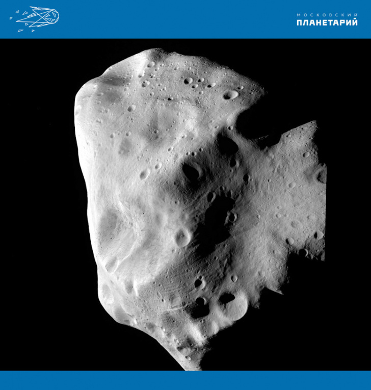  Астероид Лютеция. Снимок КА «Розетта» c расстояния 3168 км, 2010 г. 