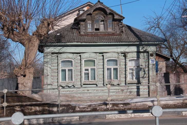 Единственный из созранившихся в оригинале домов по улице Загородная (Чайковского)