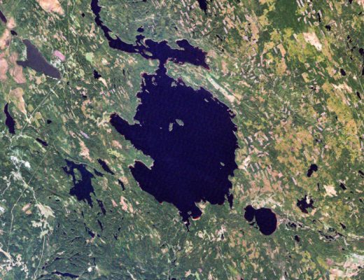 Озеро Янисъярви. Снимок из космоса.