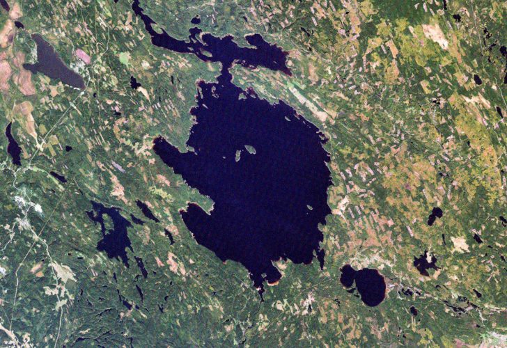 Озеро Янисъярви. Снимок из космоса.