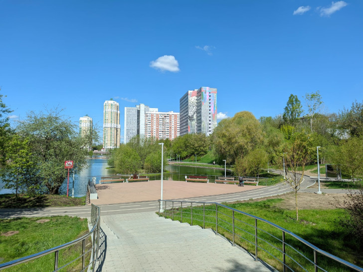 Москва, парк Удальцовские пруды (фото Олег Д, май, 2023)