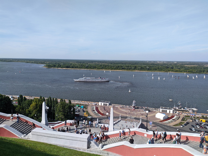 г.Нижний Новгород, Верхне-Волжская набережная (фото Олег Д., август, 2022)