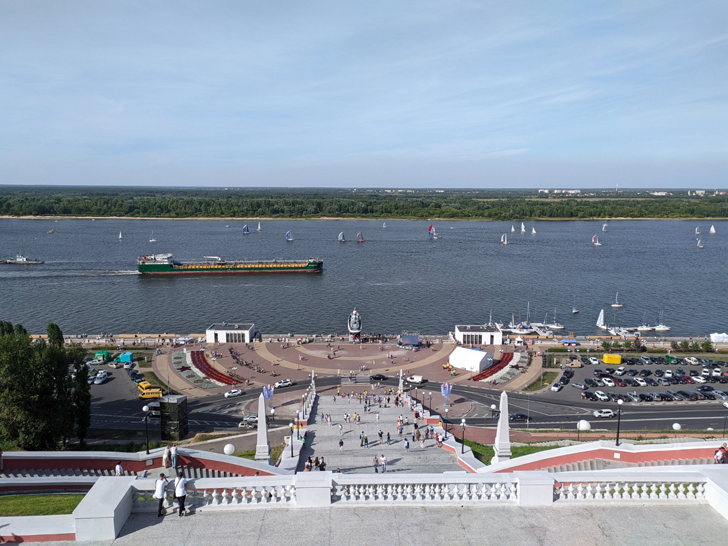 г.Нижний Новгород, Верхне-Волжская набережная (фото Олег Д., август, 2022)