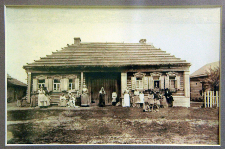 Путевой дворец в Солнечногорске (фото В.Кузьмин, г.Солнечнорск, апрель, 2023)