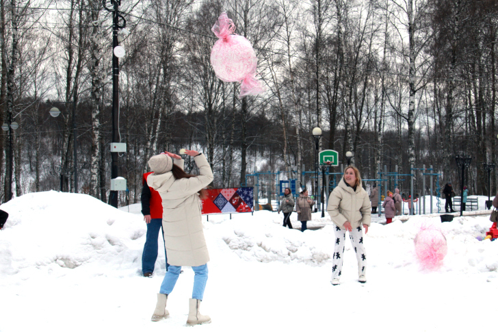 «Самоварное настроение» в Сестрорецком парке (фото В.Кузьмин, февраль, 2023)