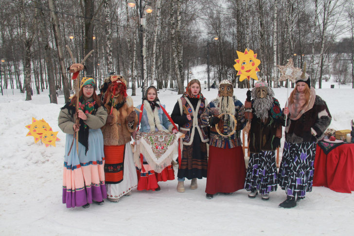 Святочные гулянья в Сестрорецком парке (фото Василия и Дмитрия Кузьминых, январь, 2023)