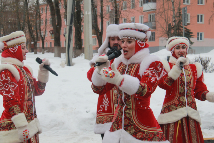 Святочные гулянья в Сестрорецком парке (фото Василия и Дмитрия Кузьминых, январь, 2023)
