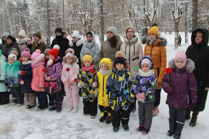 В память о тяжелых временах из 1941 года (фото В.Кузьмин, г.Высоковск, декабрь, 2022)