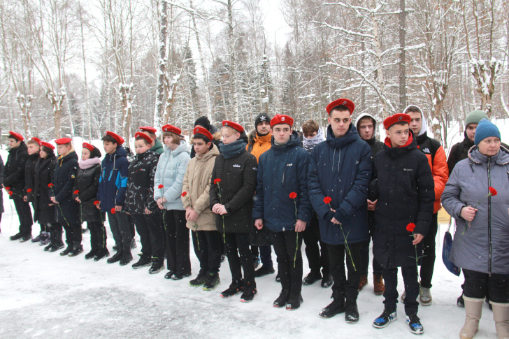 В память о тяжелых временах из 1941 года (фото В.Кузьмин, г.Высоковск, декабрь, 2022)