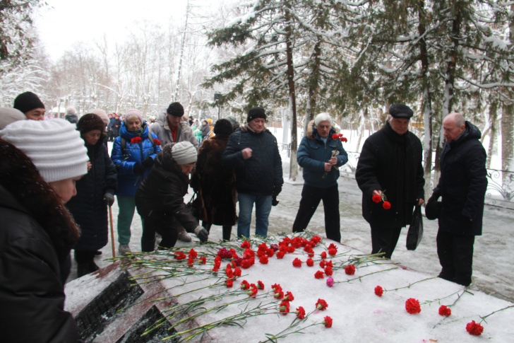 В память о тяжелых временах из 1941 года (фото В.Кузьмин, г.Высоковск, декабрь, 2022)