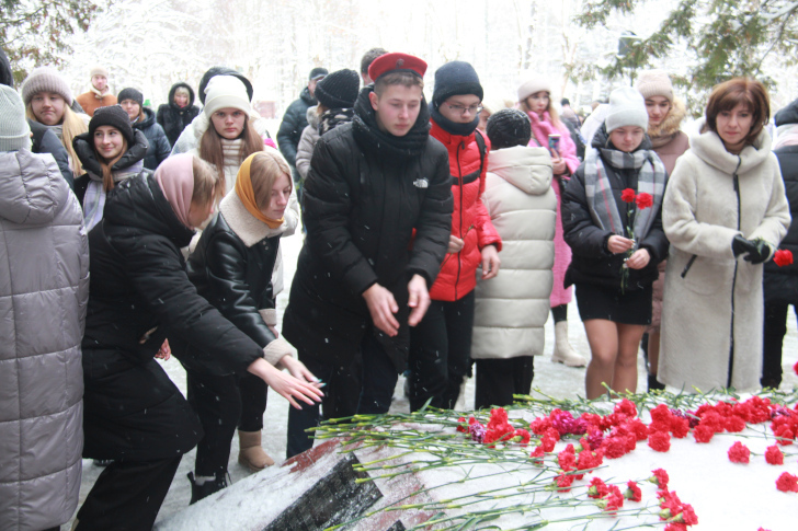 В память о тяжелых временах из 1941 года (фото В.Кузьмин, г.Высоковск, декабрь, 2022)
