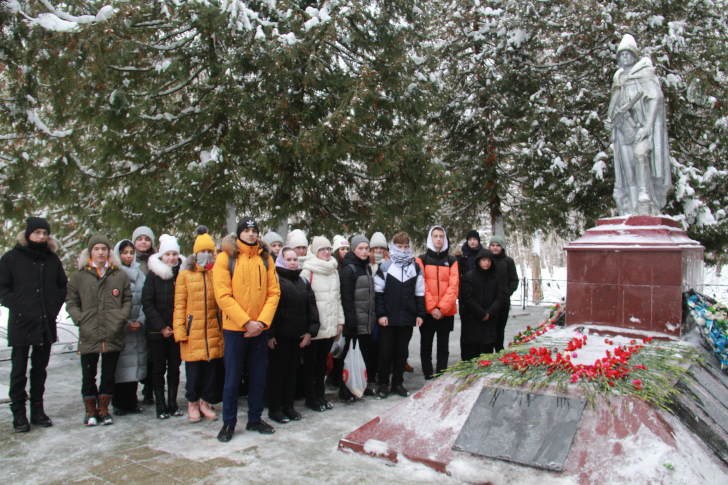 В память о тяжелых временах из 1941 года (фото В.Кузьмин, г.Высоковск, декабрь, 2022)
