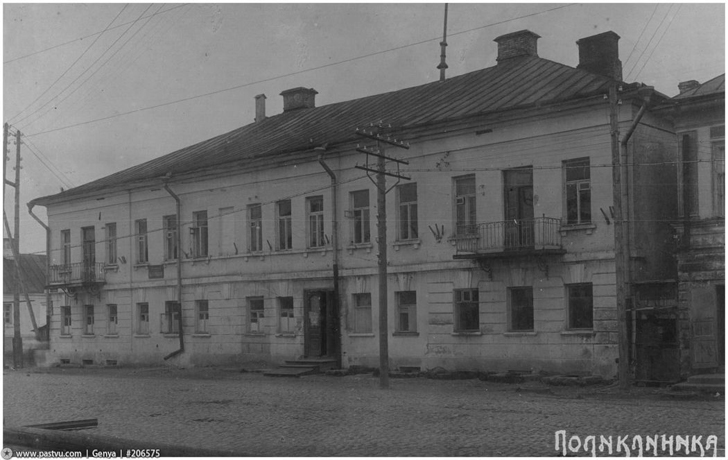 16 Дом Горшкова (1845 год), Советская площадь