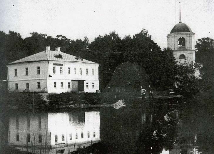 6 Здание Ц.П.Ш. при Демьяновской церкви (вторая половина XIX века, проезд Танеева