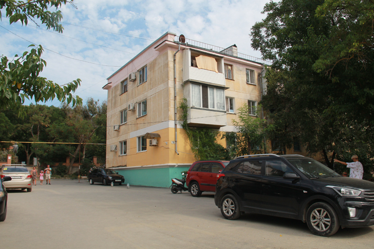 Крым, поселок городского типа Орджоникидзе (фото В.Кузьмин, август, 2022)