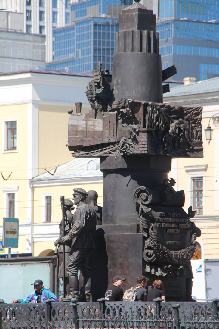 Прогулка с фотоаппаратом по столице (фото В.Кузьмин, июль, 2022)