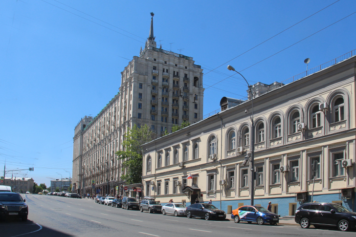 Прогулка с фотоаппаратом по столице (фото В.Кузьмин, июль, 2022)
