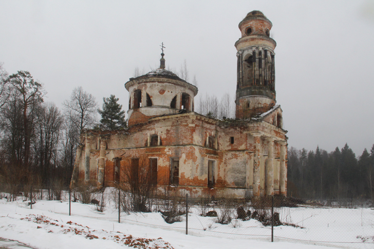 Знаменская церковь (Клинский район, село Тёплое, фото В.Кузьмин, апрель, 2022)