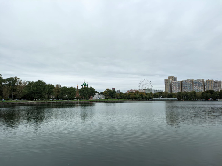Останкинский пруд, г. Москва (фото Олег Д., сентябрь, 2023)
