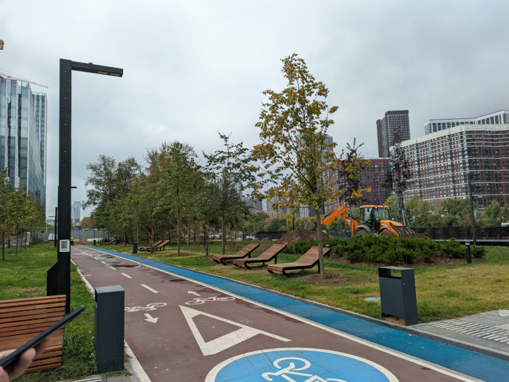 Бережковская набережная, Москва (фото Олег Д., сентябрь, 2023)