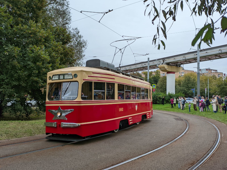 Парад трамваев в честь 876 летия Москвы (фото Олег Д., сентябрь, 2023)