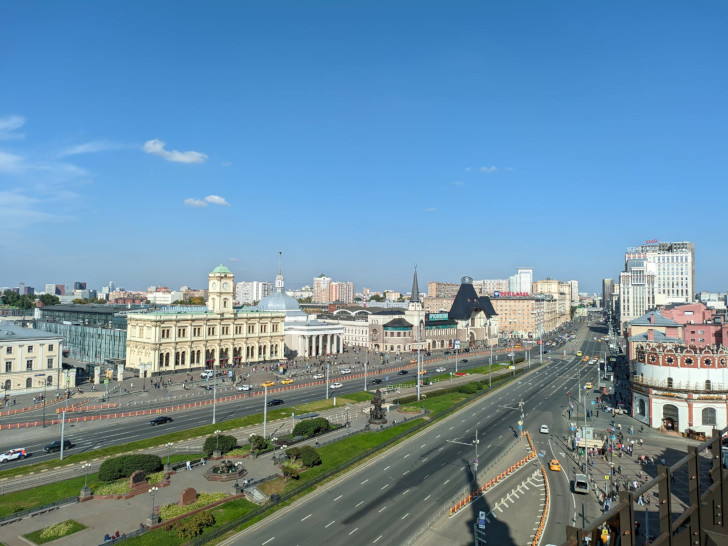 Смотровая площадка на Казанском вокзале, площадь Трех Вокзалов, сентябрь 2023, г.Москва (фото Олег Д., сентябрь 2023)