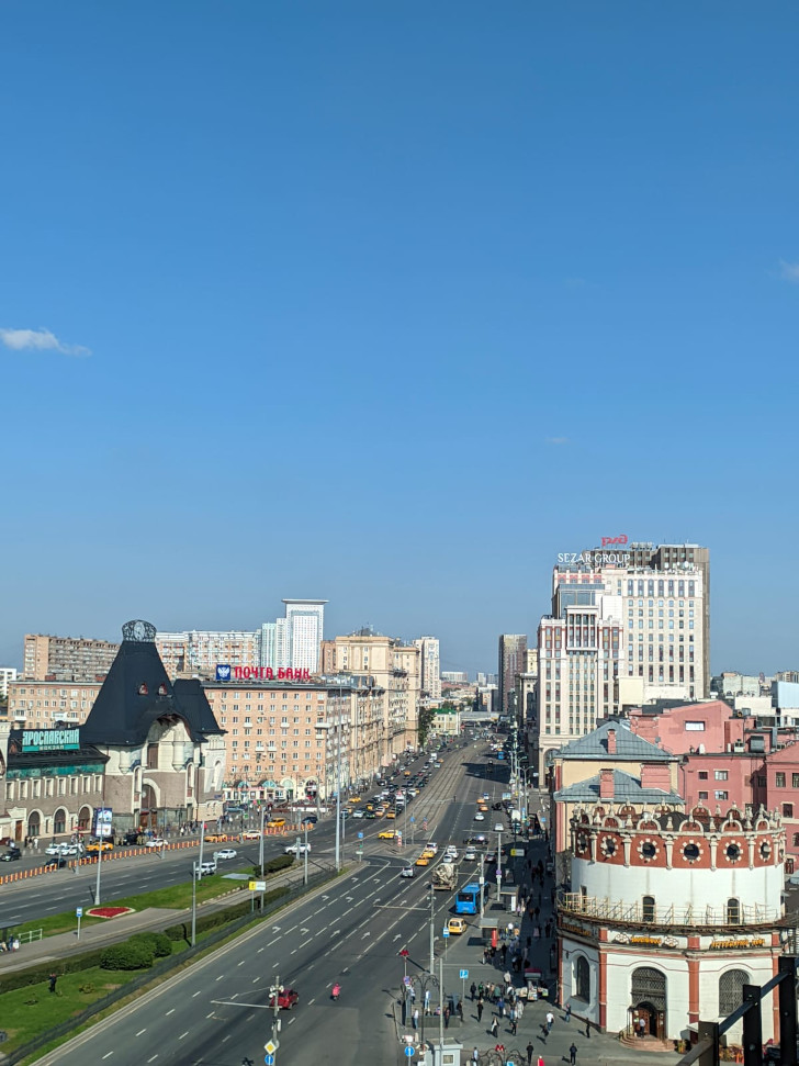 Смотровая площадка на Казанском вокзале, площадь Трех Вокзалов, сентябрь 2023, г.Москва (фото Олег Д., сентябрь 2023)