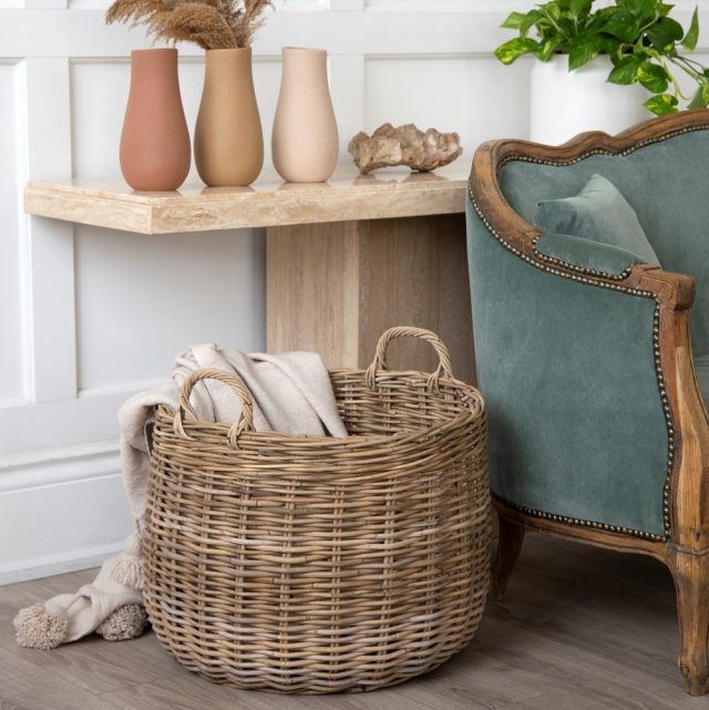 Плетеная корзина для хранения вещей. © baconbasket