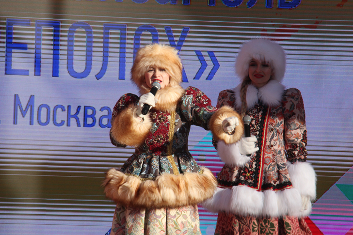 Фольклорный ансамбль «Переполох» г.Москва (Праздник «Самоварное настроение», г.Клин, Сестрорецкий парк, фото В.Кузьмин, февраль, 2022)