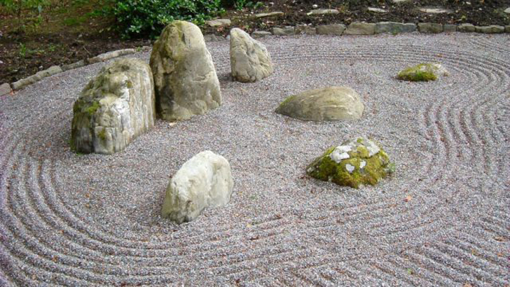 За подбор и расстановку камней отвечает особое искусство — сутэ-иси. © attadalegardens