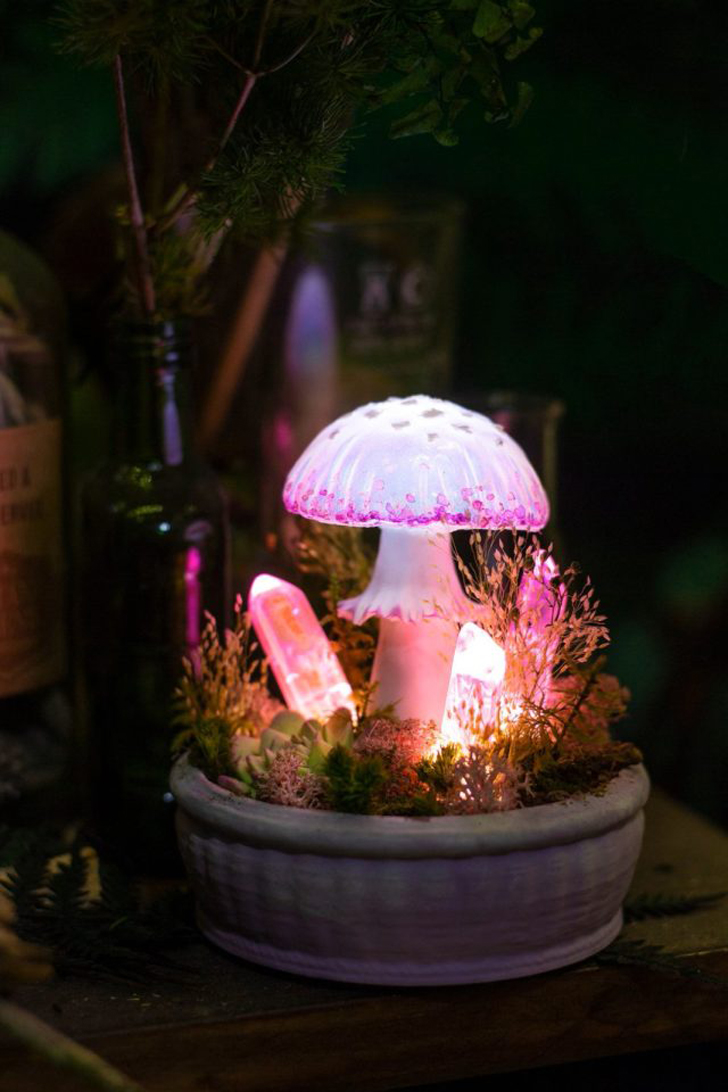 Грибной светильник окунет в волшебную сказку и поможет с прекрасными сновидениями. © etsy