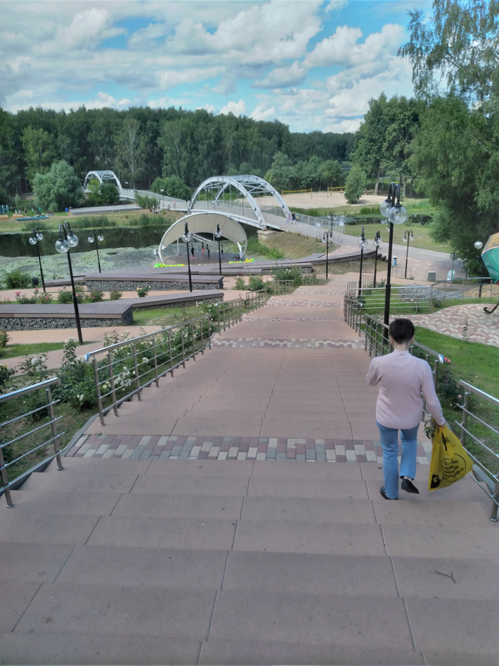 г.Клин, парк «Вальс цветов» (фото из архива сайта infoce-klin.ru, июль, 2022)