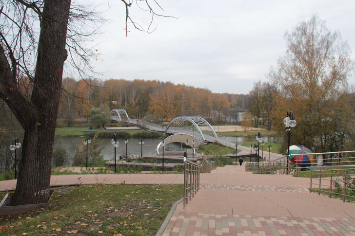 г.Клин, парк «Вальс цветов» (фото из архива В.Кузьмина, октябрь, 2023)