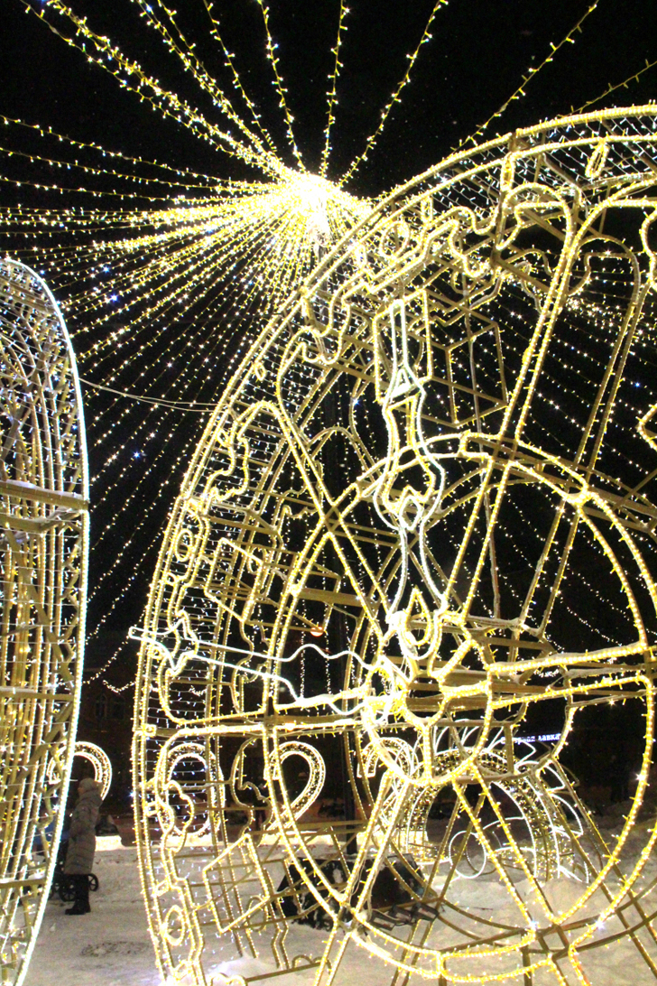 г.Клин, Советская площадь, Новогодние украшения (фото В.Кузьмин, декабрь, 2021)