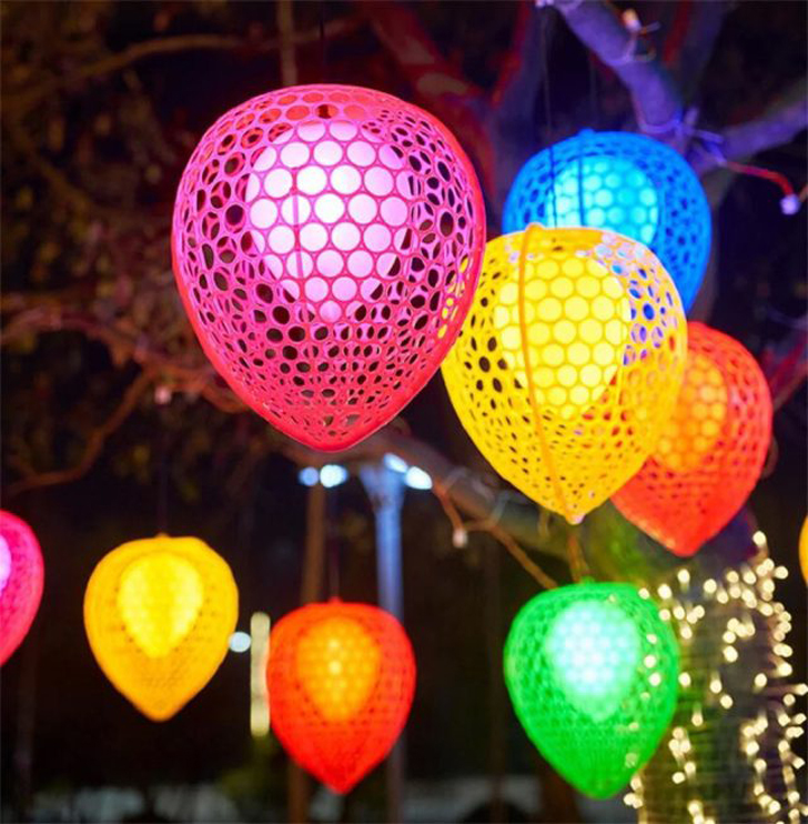 Цветные фонарики как нельзя лучше подойдут для празднования Нового года. © aliexpress