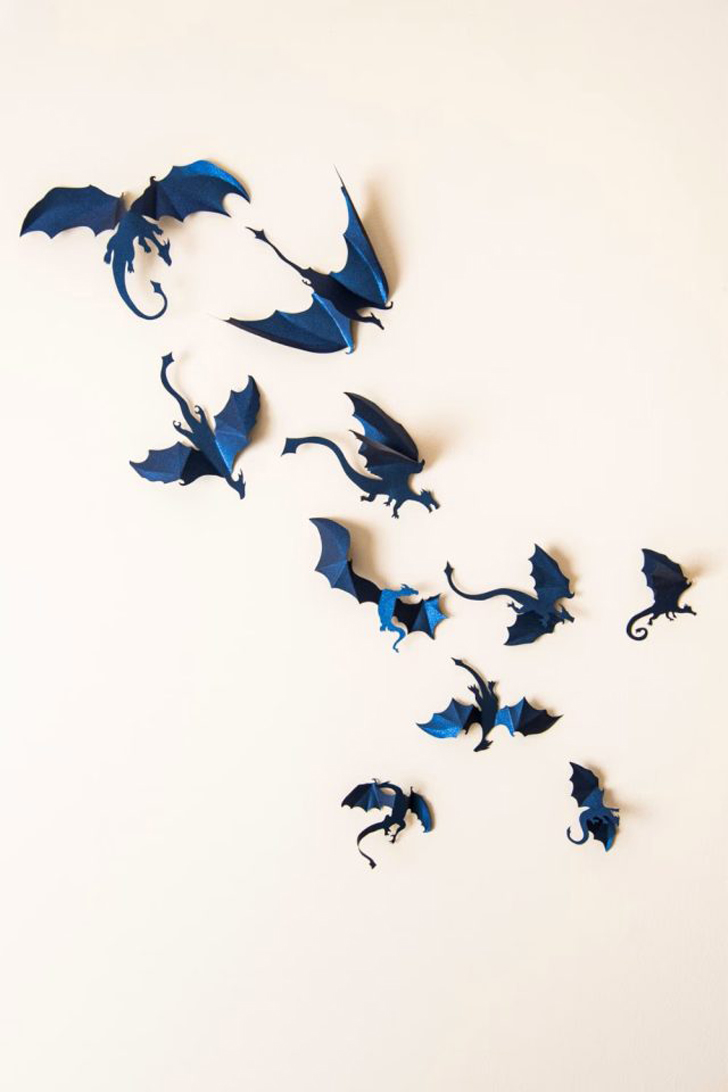 Готические драконы для декора стен в детской комнате. © etsy