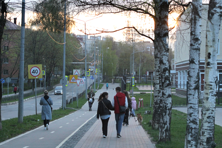 Город Клин, ул.Мира, школа искусств имени П.И.Чайковского (фото В.Кузьмин, май, 2024)