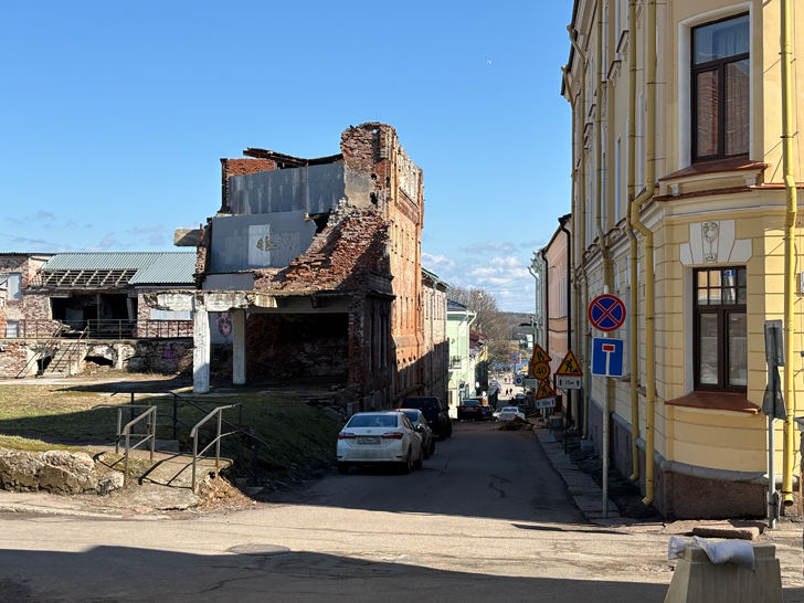 Ленинградская область, город Выборг (фото Олег Д., апрель, 2024)