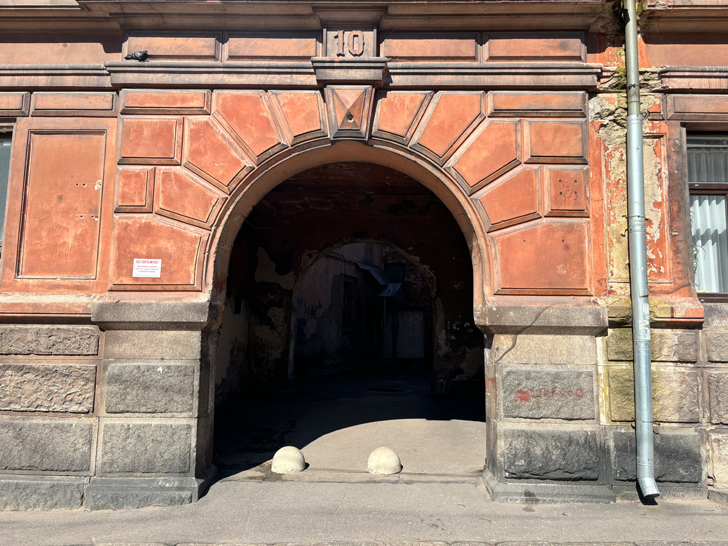 Ленинградская область, город Выборг (фото Олег Д., апрель, 2024)