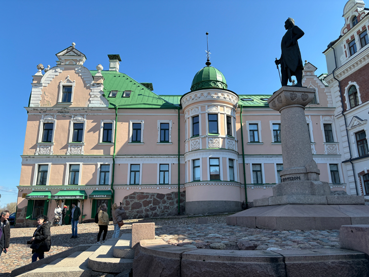 Ленинградская область, город Выборг (фото Олег Д., апрель, 2024)