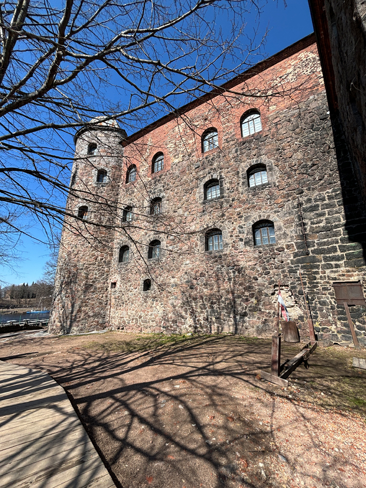 Ленинградская область, город Выборг (фото Олег Д., апрель, 2024)