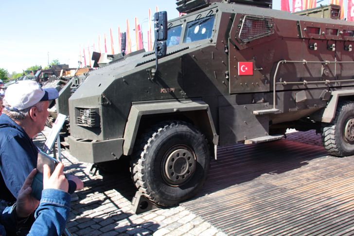 Защищенный автомобиль ВМС 350-16 Z (4x4) Kirpi Турция